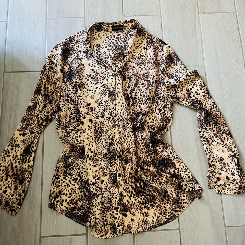 Leopard print button top🐆